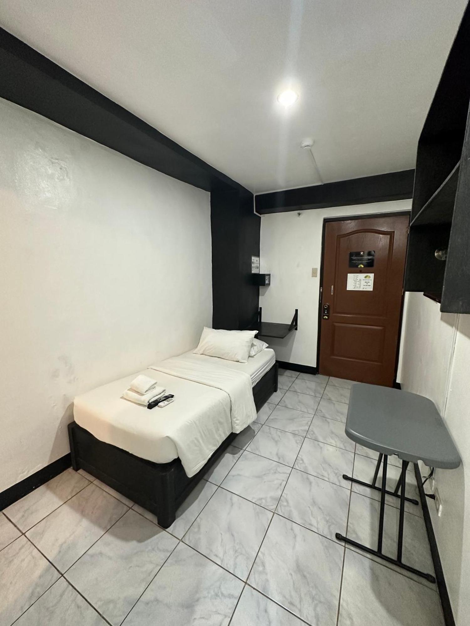 Fernando'S Hotel Sorsogon Экстерьер фото
