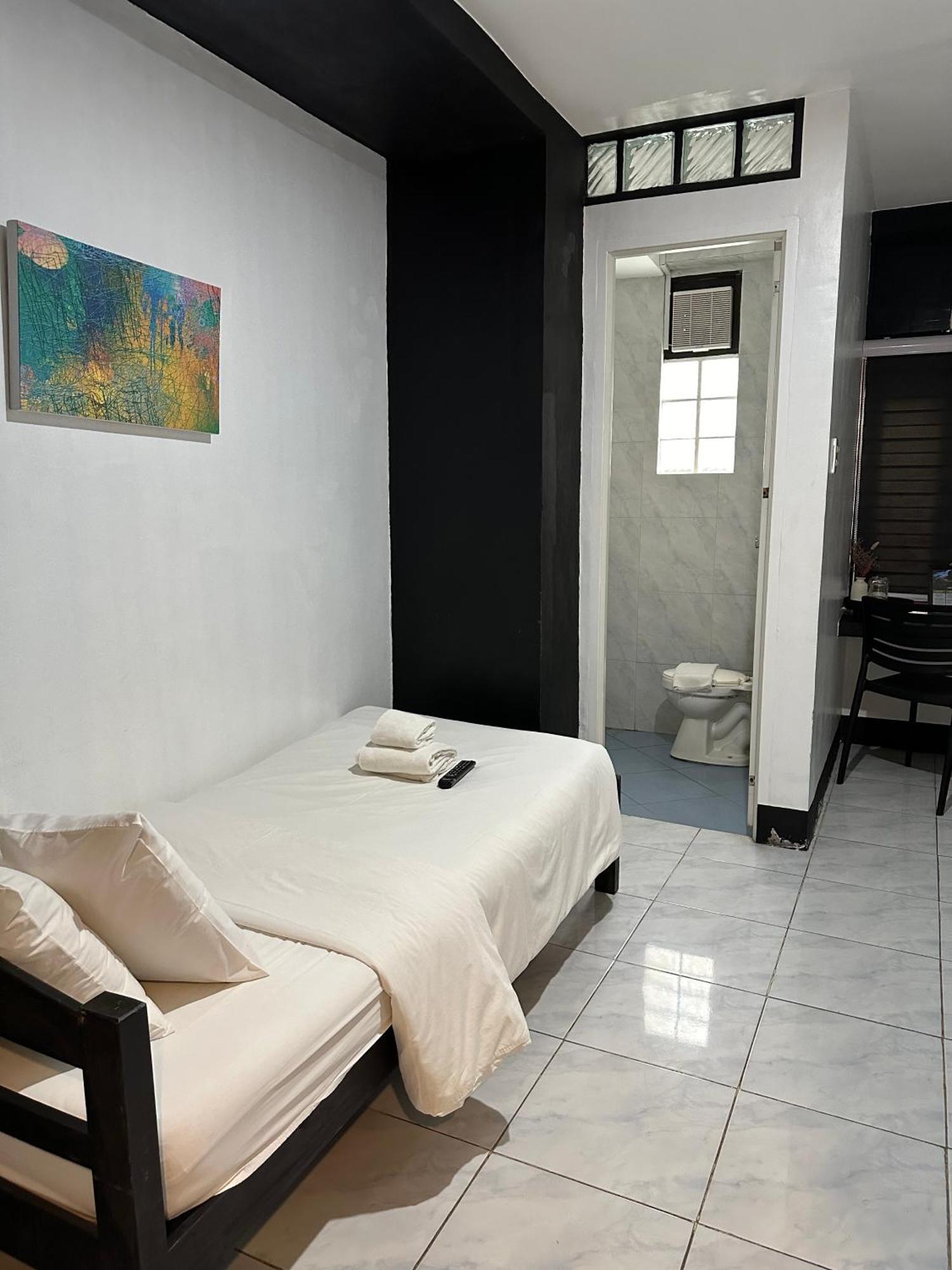 Fernando'S Hotel Sorsogon Экстерьер фото