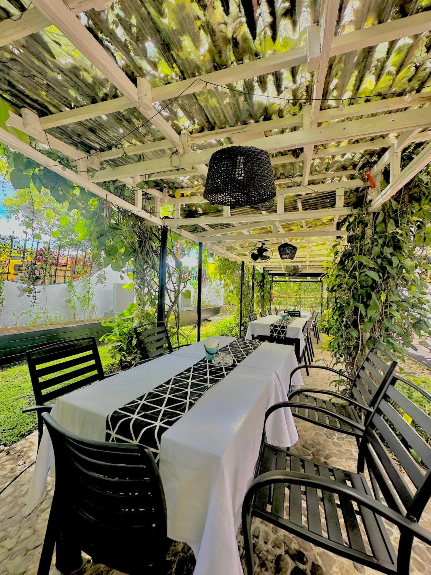 Fernando'S Hotel Sorsogon Экстерьер фото