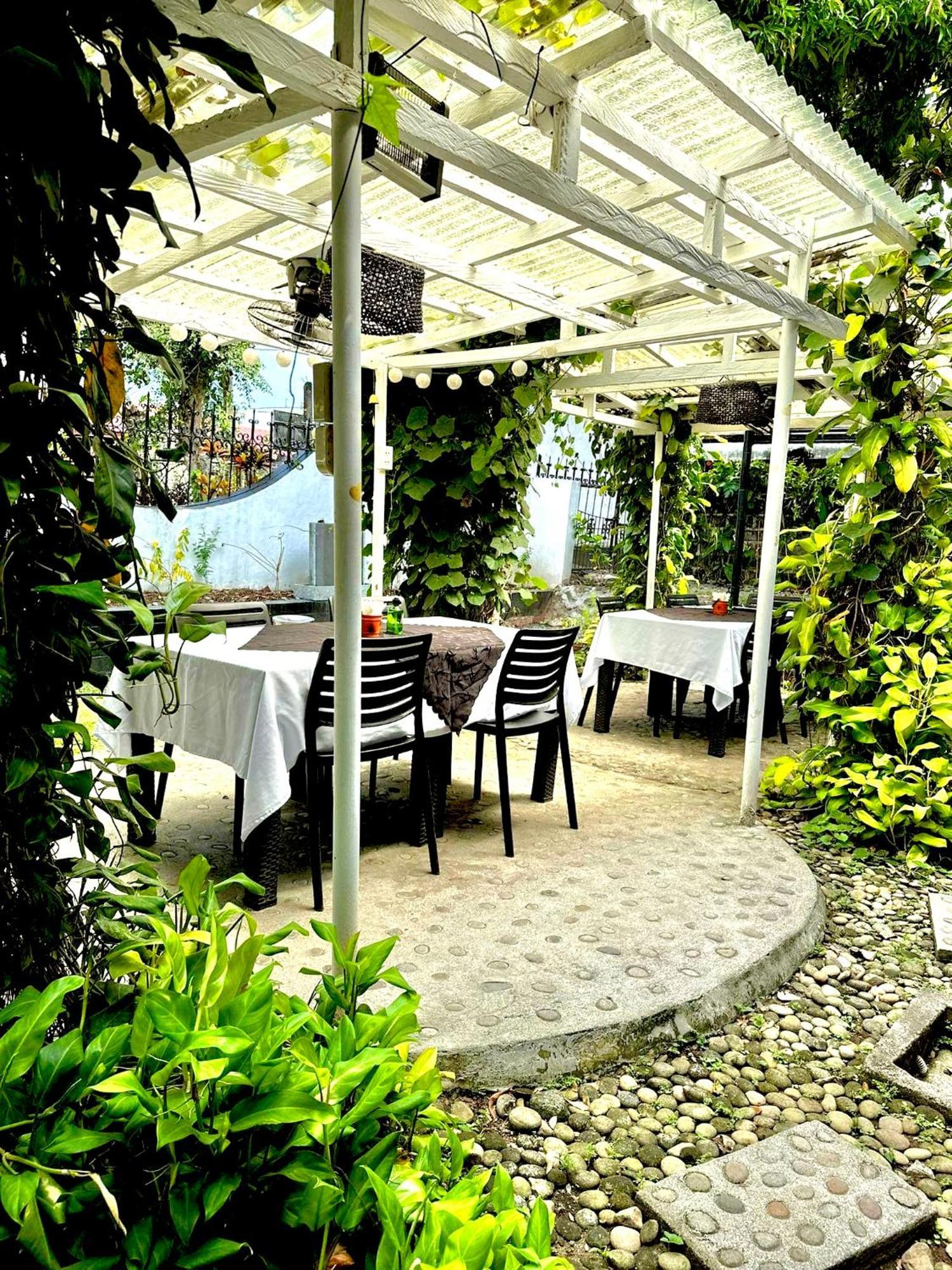 Fernando'S Hotel Sorsogon Экстерьер фото