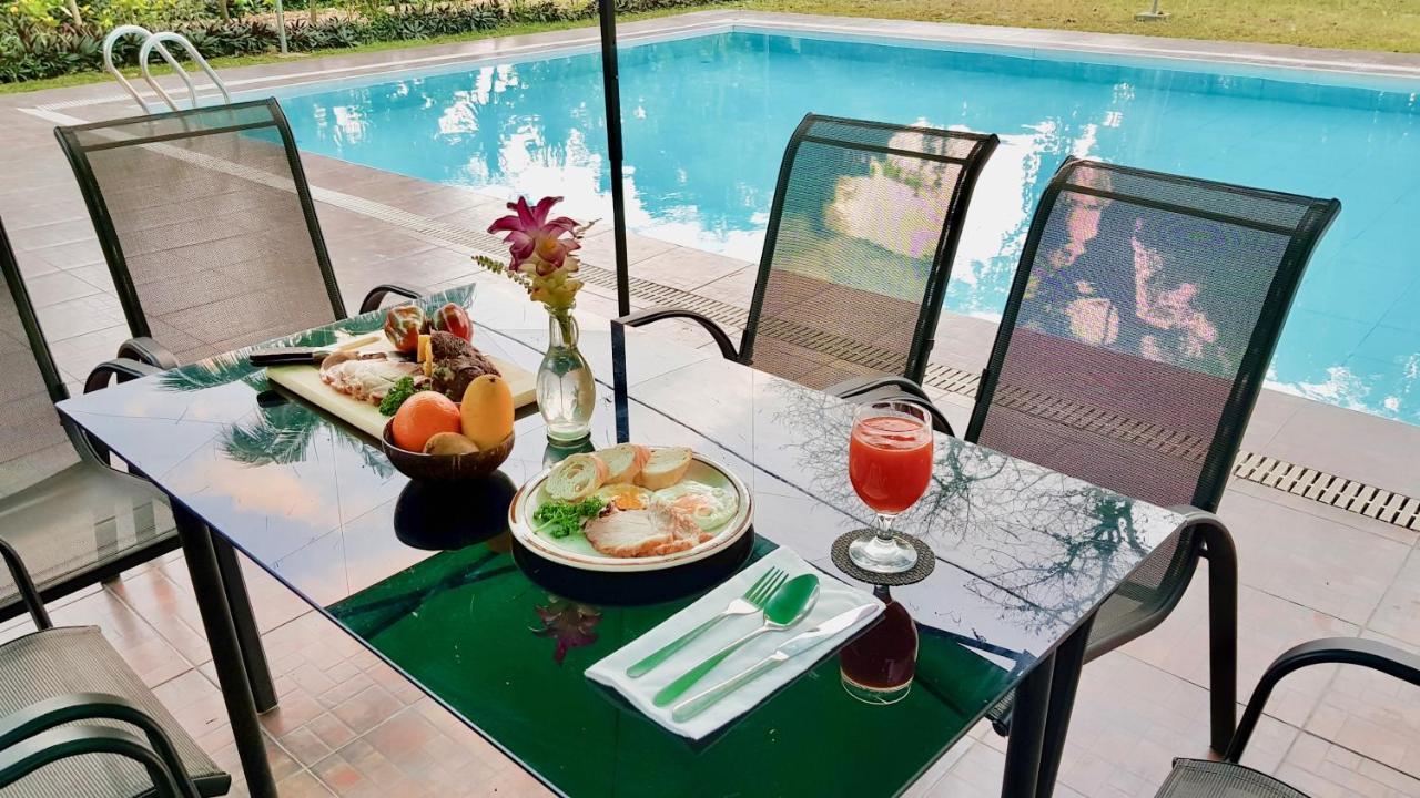 Fernando'S Hotel Sorsogon Экстерьер фото